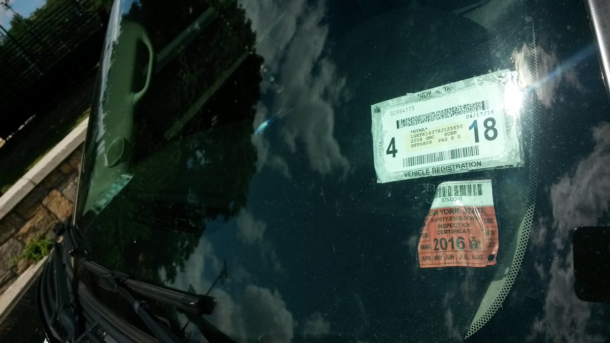 placardabuse's tweet photo. This placard is apparently enough for #myNYPD to allow illegal license plate cover. #notsavinglives
@ydanis @OIGNYPD https://t.co/4bitS0HGeq