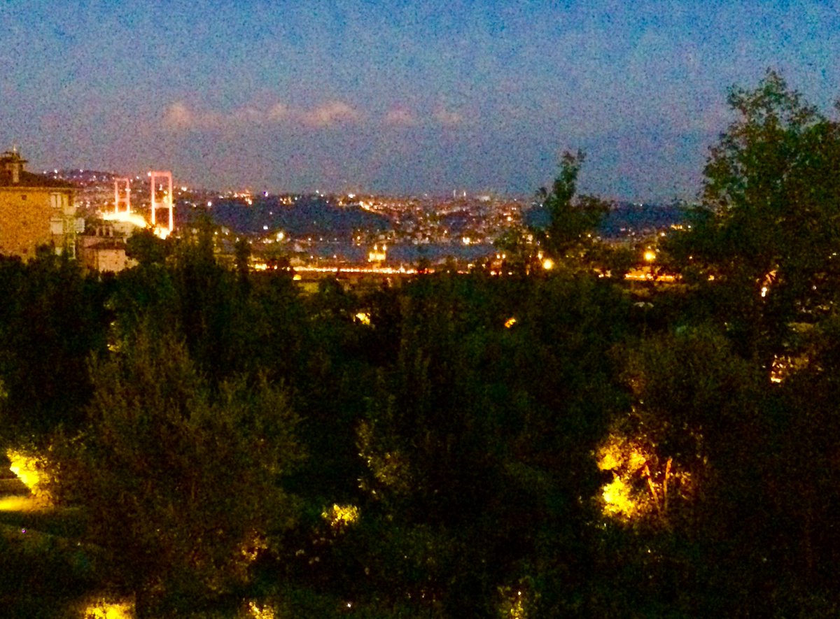 AlwaysEmory's tweet image. Evening views from our terrace @EatalyTurkiye! Yep, there's an #Eataly here in #Istanbul as well, and as delicious!