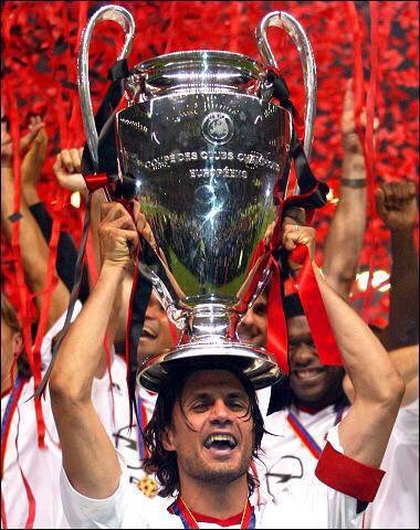 Azuri99's tweet photo. كان #ميلان يملك أسُود في الملعب .. #مالديني تعجز الكلمات عن وصفه وأحد اساطير كرة القدم التي نفقدها الان #ميلان https://t.co/c2hP0DYZUk