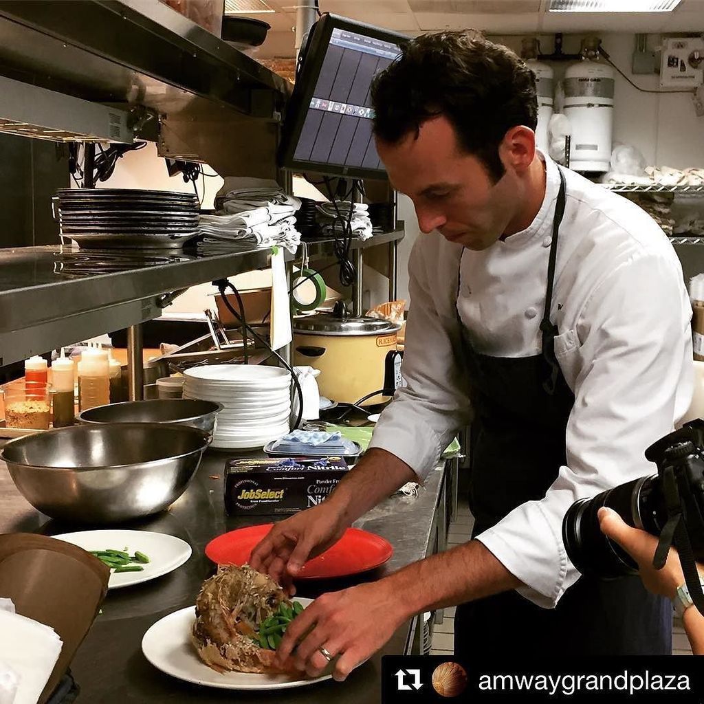 yeahTHATgr's tweet photo. #Repost @amwaygrandplaza
・・・
We were #behindthescenes filming with Chef Austin Gresham at … https://t.co/ljKg0qOStS https://t.co/1iKok2aVmD