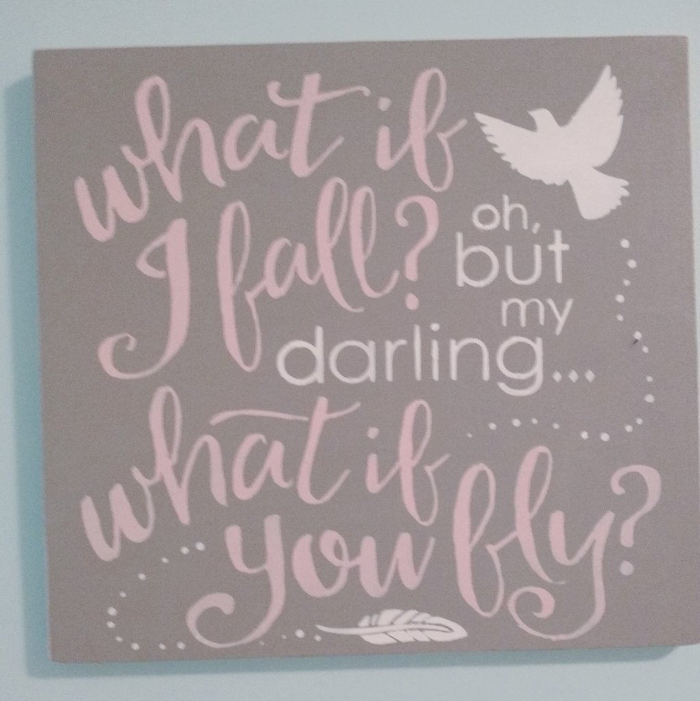 CraftChallenged's tweet image. Took a #chalkpaint class. Made wooden signs for my daughter's room. #anniesloan #woodensign #wallart