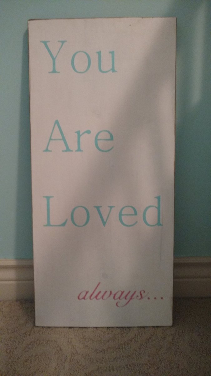 CraftChallenged's tweet image. Took a #chalkpaint class. Made wooden signs for my daughter's room. #anniesloan #woodensign #wallart