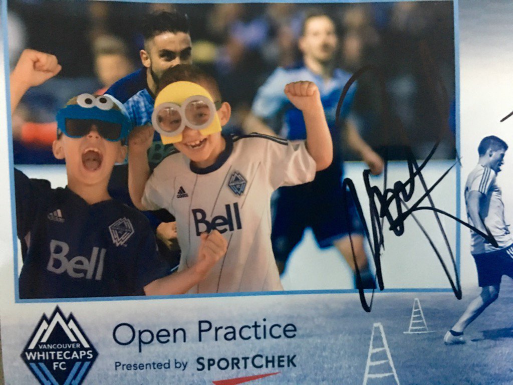 MariusRovde's tweet image. Two monkeys at @WhitecapsFC open practice 😂
@luccarovde 
@SportChek