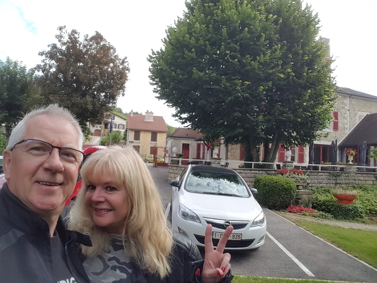 BlackadderWest's tweet photo. Susan's hotel #Arsonval https://t.co/QeVQb0hjMV
