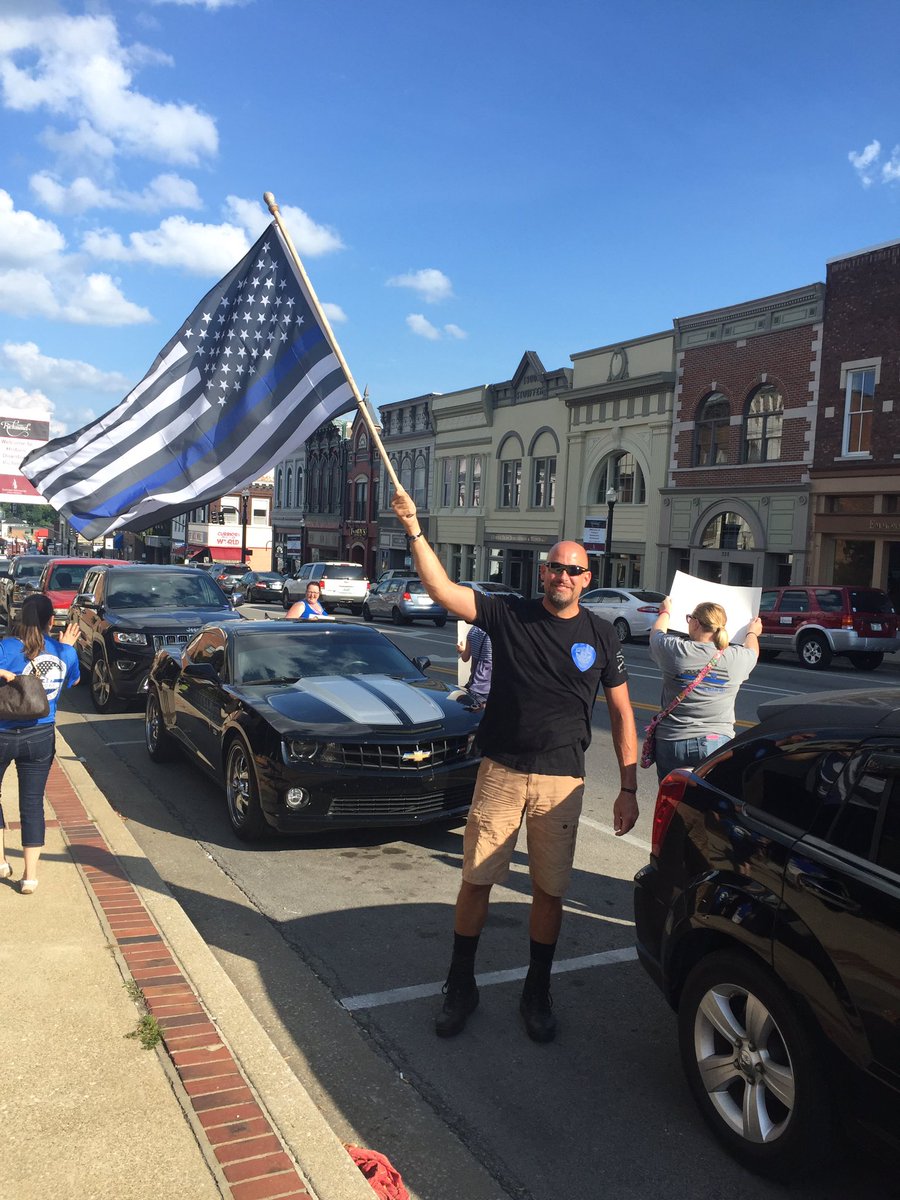 RichmondPDKY's tweet photo. We appreciate the support of our community #RPDKY #BackTheBlue https://t.co/Soi3OjTgdl