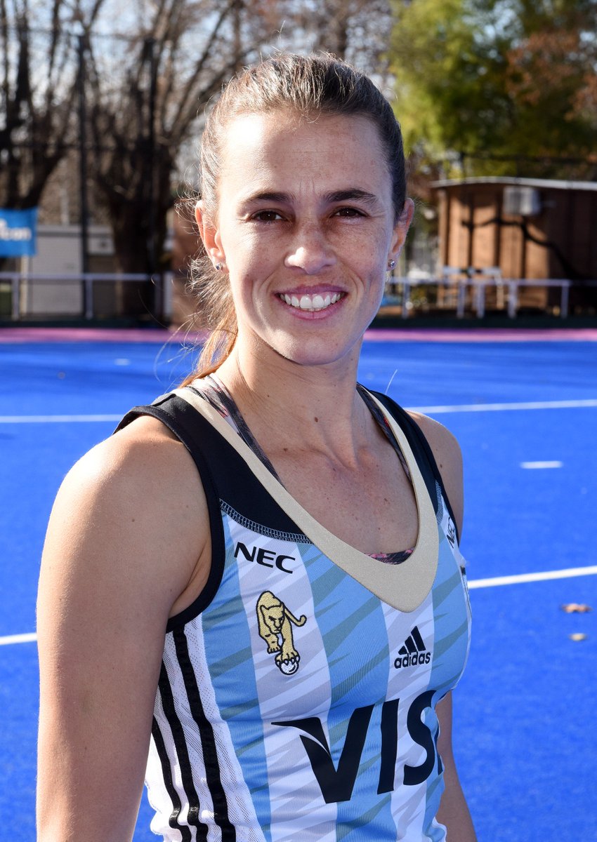 PrensaCOA's tweet photo. #Hockey Carla Rebecchi: "Queremos pelear por una medalla de oro en @Rio2016: https://t.co/SmZaro62pN https://t.co/qbeKqlmNaF