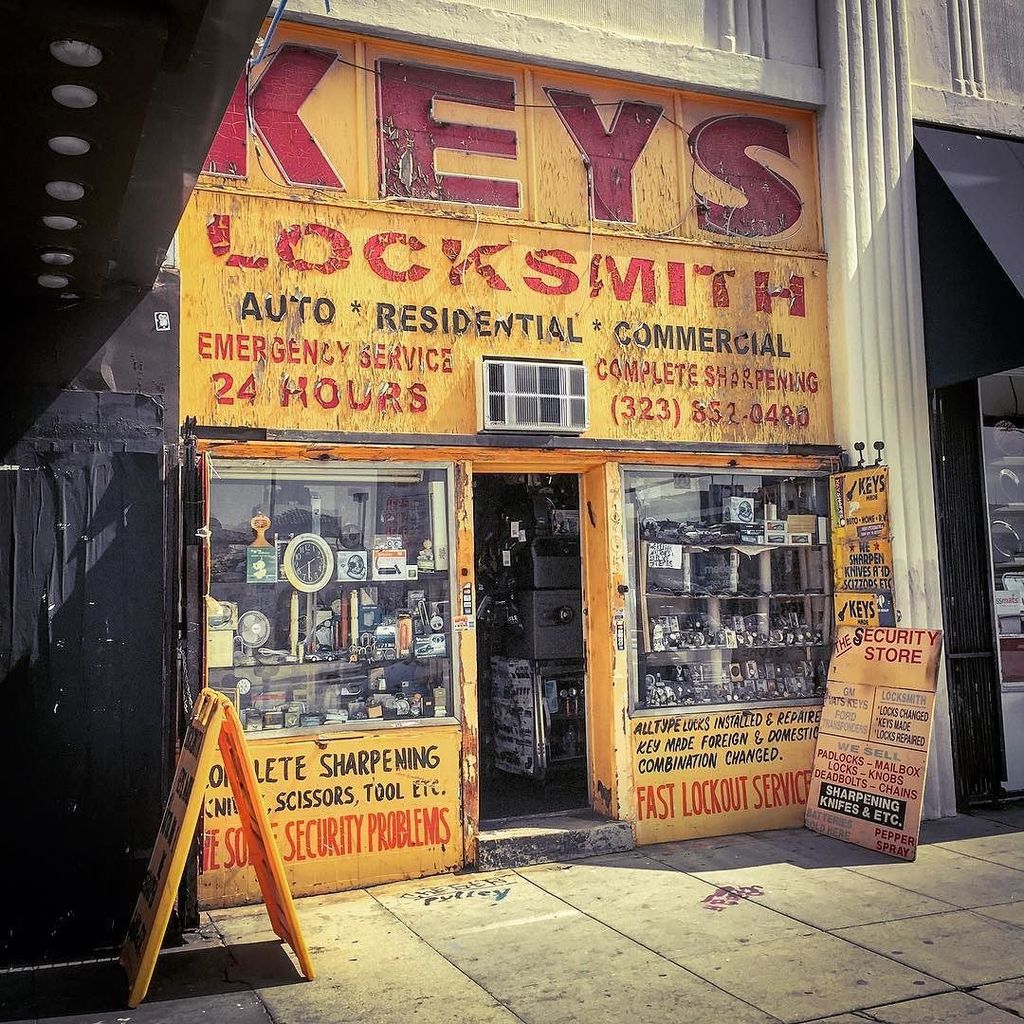alexisfleisig's tweet photo. Keys #sign #signs #signage #signporn #signgeeks #signjunkie #rsa_streetview #roadsideameri… https://t.co/ModiUnIclo https://t.co/2SOFkdhC3l