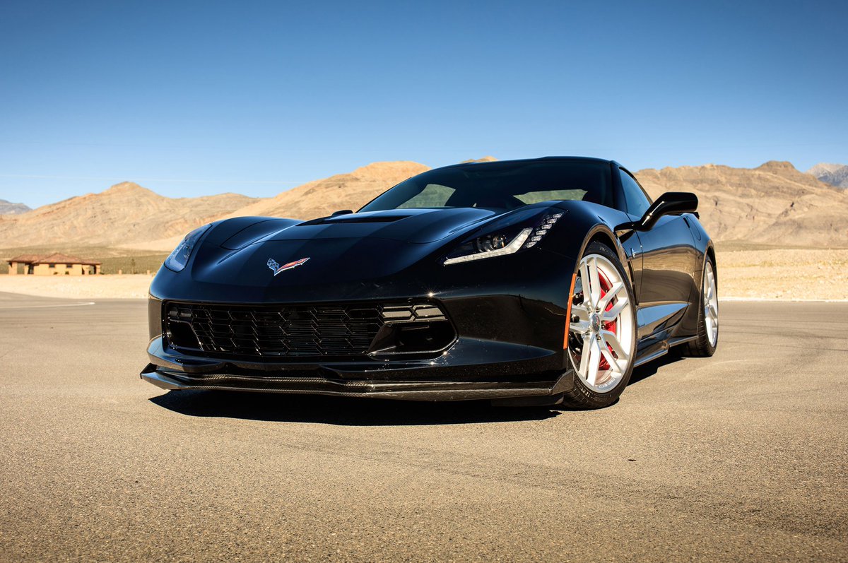CorvetteDNA's tweet photo. The National Corvette Museum has announced 40,689 Corvettes produced in 2016 https://t.co/xxae6d0rzk https://t.co/WBcllYQpi1