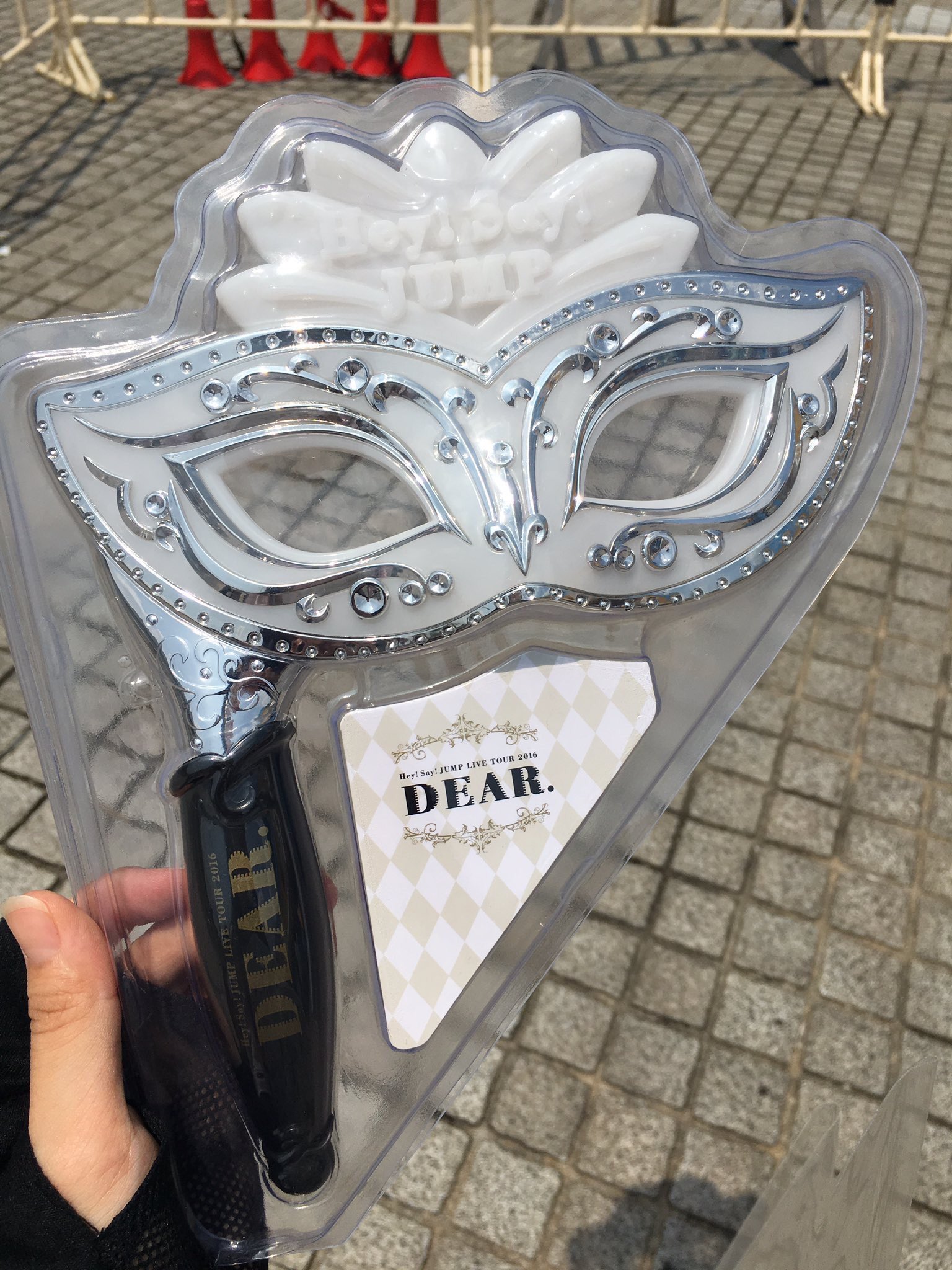 こんなのにお金出したくない ジャニーズの迷作ペンライト集 話題の画像プラス