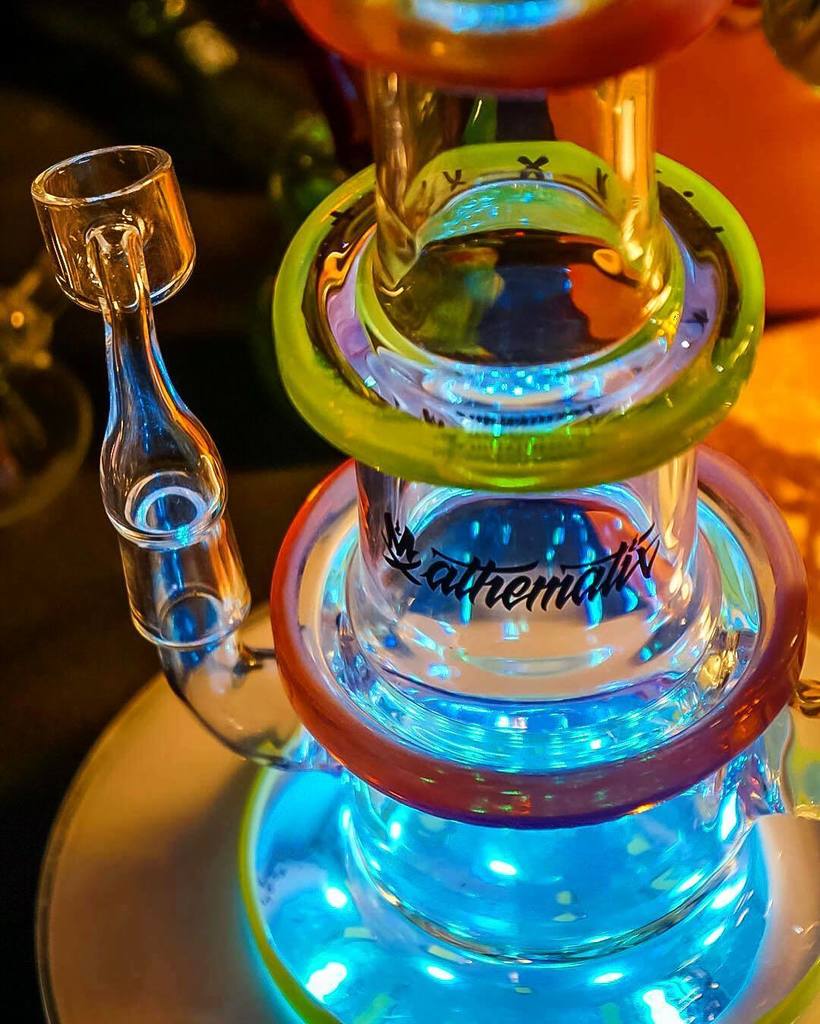 PipelineDistro's tweet photo. #MathematixGlass 2 in 1 telescope #rig! Smoke a #bowl and take a #Dab at the same time! 👊🏽💥🔥🔥🔥 #DoTheMath ➕➖✖️➗ #M… https://t.co/dsFUMjhcs1