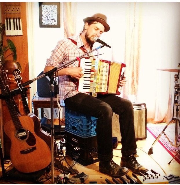 thewalleye's tweet photo. Tonight at The Apollo 9 pm, solo show w/ Jarrett Adler. #fuzzfolk #livemusic #tbay https://t.co/ikahIc7tlg
