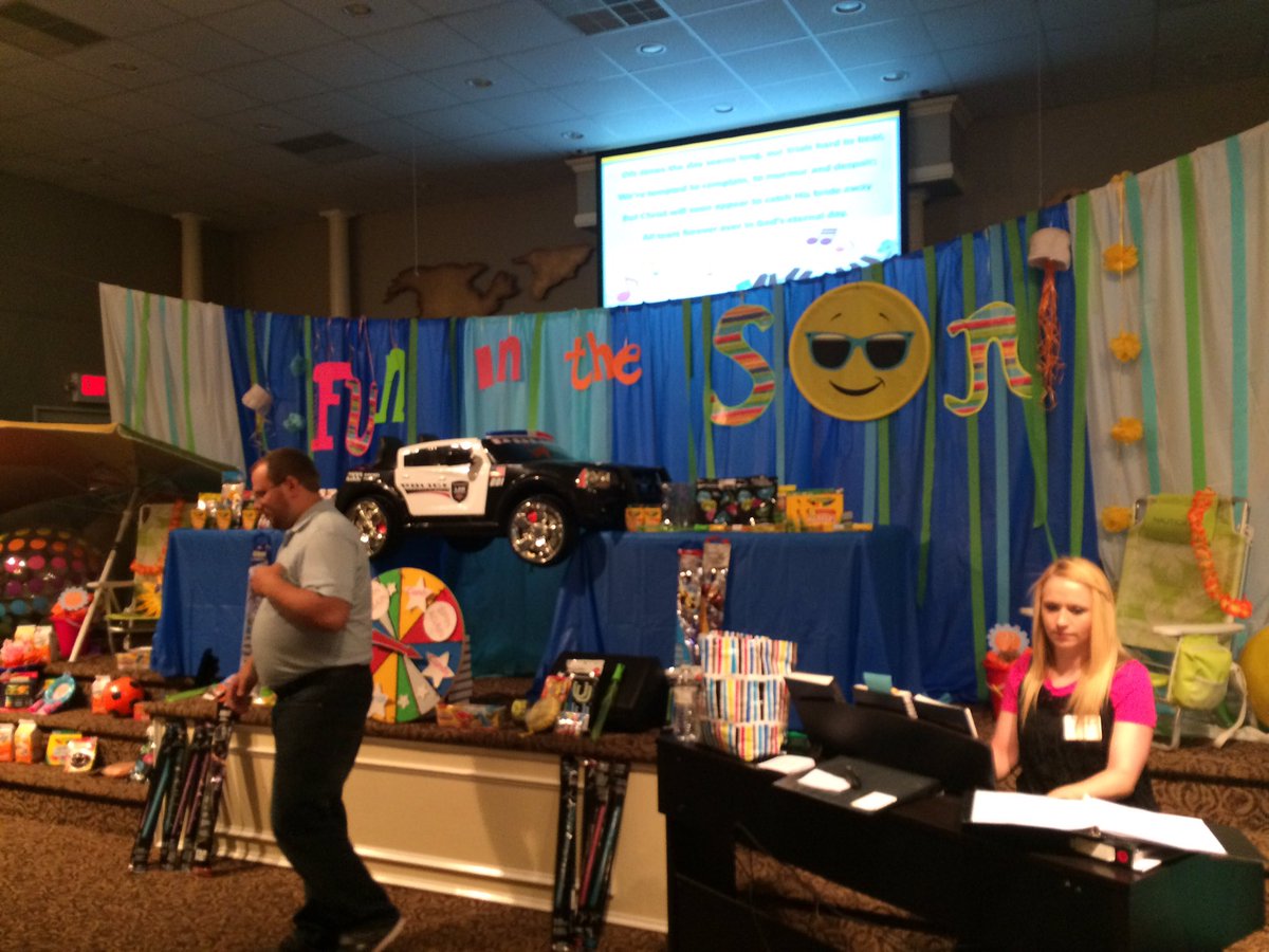 ValleyBaptistPA's tweet image. Kids are having a blast at vbs! Please continue to pray!#funintheson