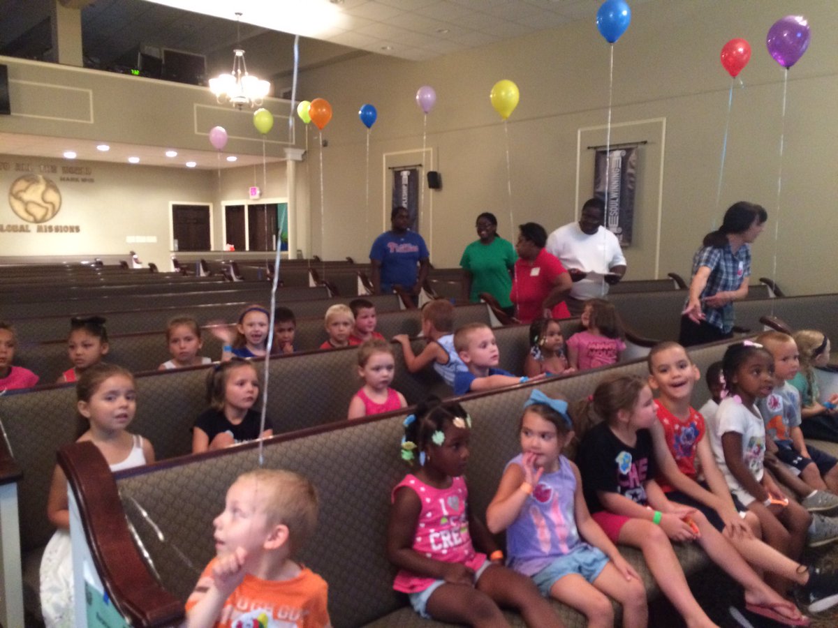 ValleyBaptistPA's tweet image. Preschoolers learning the hymn "When we see Christ." #FunintheSon