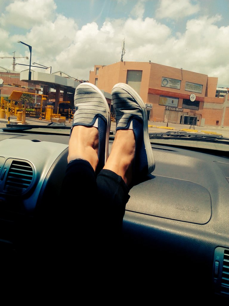 jade_marin's tweet photo. Te seguiré a donde tu me pidas que te siga..  Porque no hay nada que me de mas paz que tu brazos cálidos y tus besos https://t.co/sNvraKsHFK