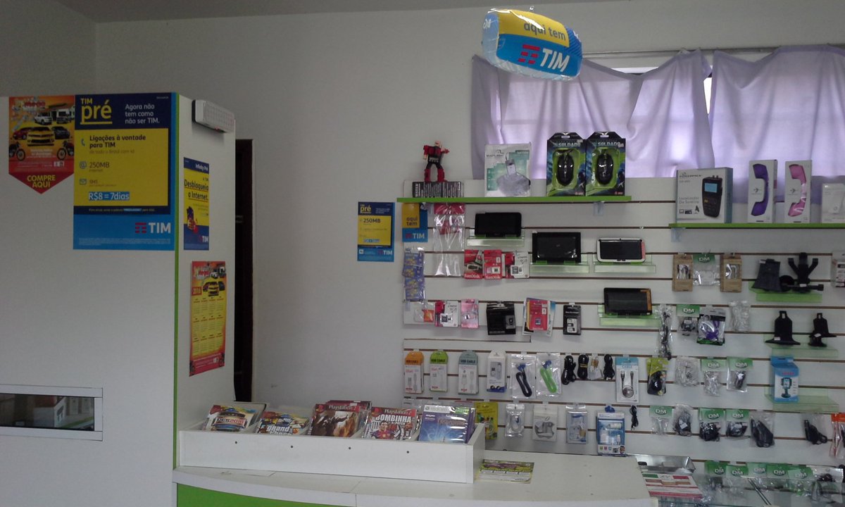 RAFANDRADEMD's tweet photo. #DOMINIOTIM DM STORE merchan interno e externo! @TIM_Sul1 @MD_Distribuicao https://t.co/HRprgZkfwD
