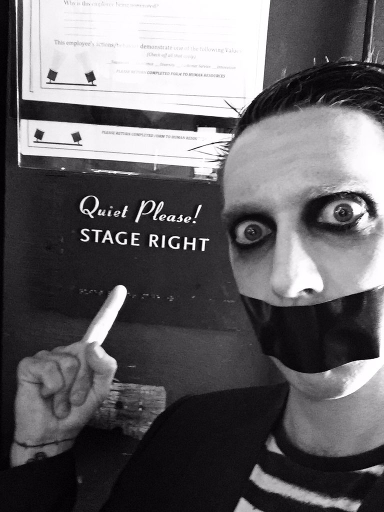 TapeFaceBoy's tweet photo. It's a sign. #AGT #tapeface #<| https://t.co/ybOTJ2oziZ