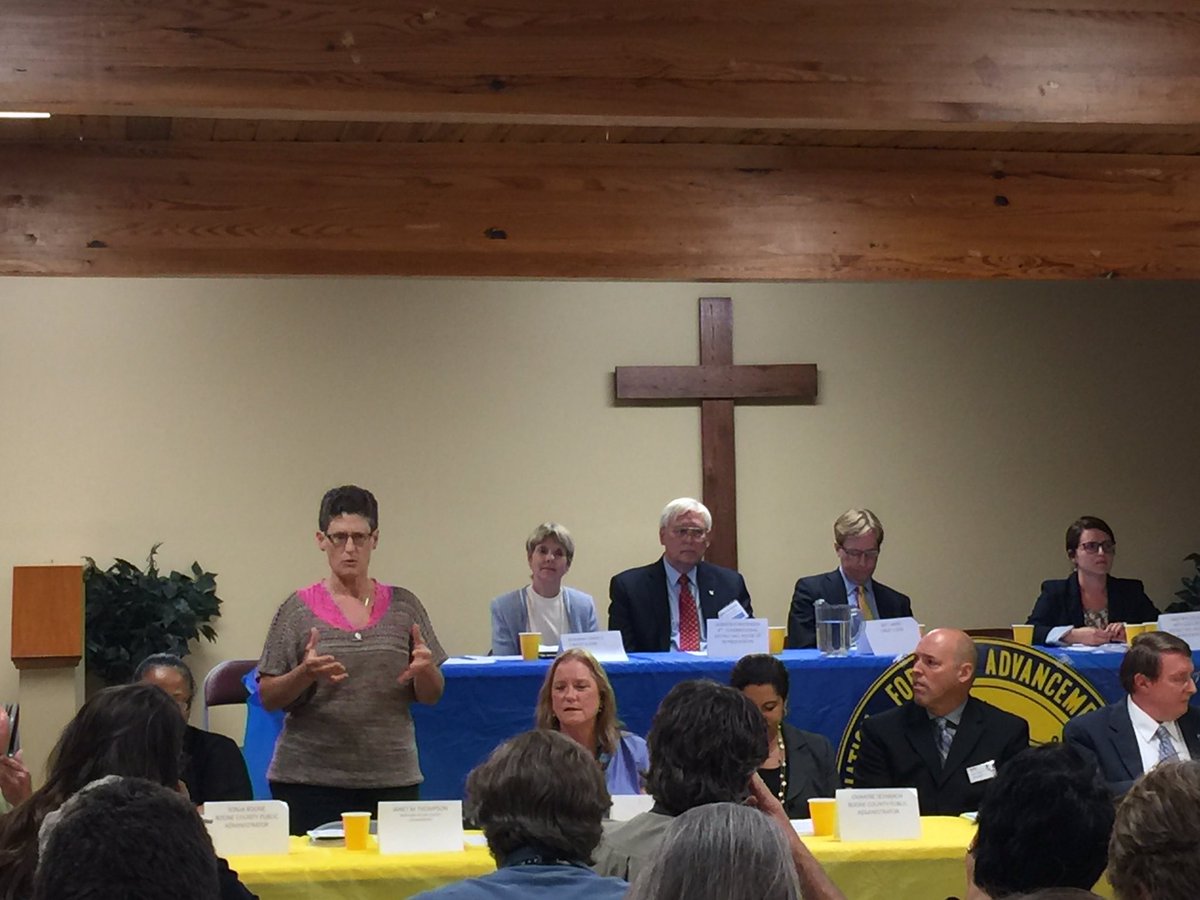kjglobal88's tweet photo. @TFowler2016 listens 2 N. Dist. Commissioner Janet Thompson @NAACP forum 2nite. #Fowler4SoBoCoCommish #VoteDemAug2 https://t.co/sbR0OzpRjU