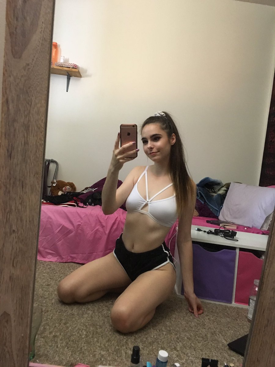 sadkitcat's tweet photo. sporty bby for life https://t.co/Rfnc8uyLka