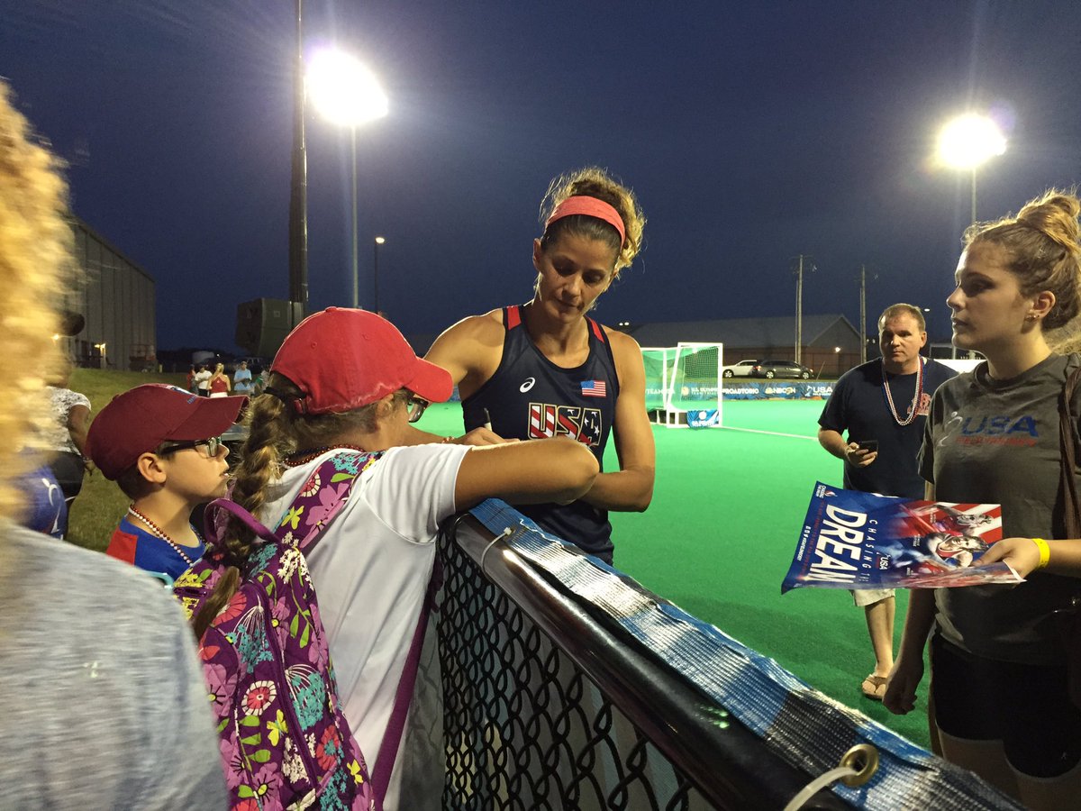 dianapugs's tweet photo. Rachel Dawson &amp; Paige Selenski sign autographs after @USAFieldHockey 5-0 win over Canada in #RioSendOffSeries finale https://t.co/1i8VehLo0j