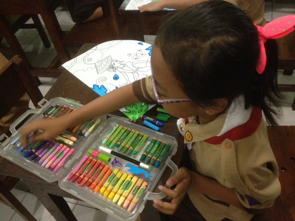 kisahdru's tweet photo. Tuh, seriusnya .. #DruGoesToSchool https://t.co/Ufcx6qf8EA