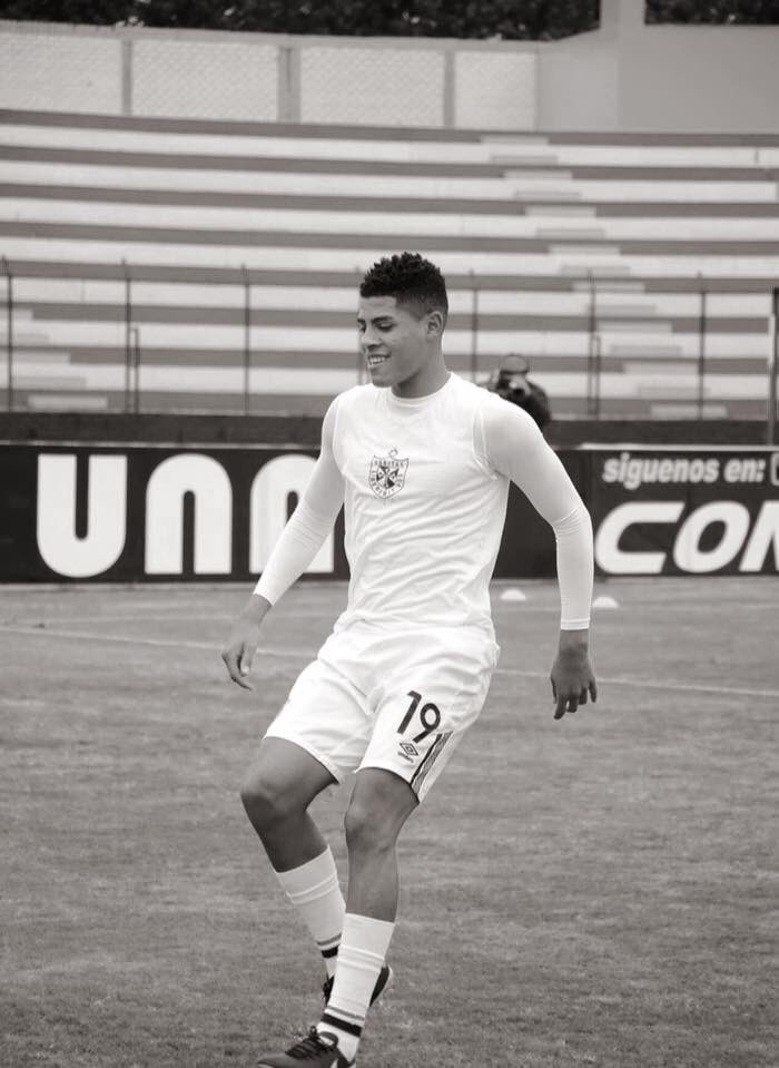 wildercartagena's tweet photo. Conoce tus límites , pero siempre intenta superarlos 👊🏾💪🏾 #Fe 🙏🏾 #USMP #Wi19 #niketiempo ⚽️ https://t.co/0FDrNbmUlO