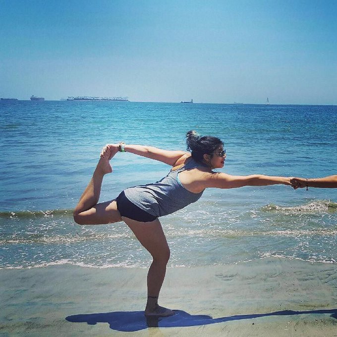 Never let me go #beach #yoga #dancerspose https://t.co/SKWd7WMyEm<a href="/tag/beach"class="tags">#beach</a><a href="/tag/yoga"class="tags">#yoga</a><a href="/tag/dancerspose"class="tags">#dancerspose</a>