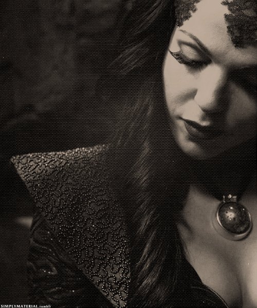 _TheEvilQueen's tweet image. ρ ℓ є α ѕ є 
     give me something to
     convince me that I
     am not a
                    м o n ѕ т e r