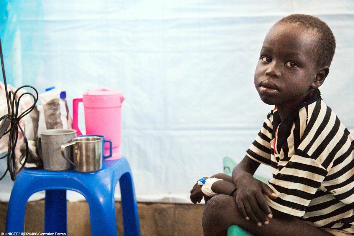 UNICEF's tweet photo. Khamid Samuel, 5, is treated for cholera in a UNICEF-supported clinic in Juba. #SouthSudan https://t.co/nOGU9VuJXk