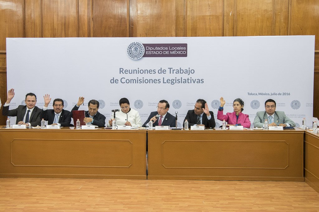 CongresoEdomex's tweet photo. Agilizar liberación de inscripción de garantías hipotecarias, objetivo de reformas avaladas por #ComisionesUnidas https://t.co/4aLz6YJxzE