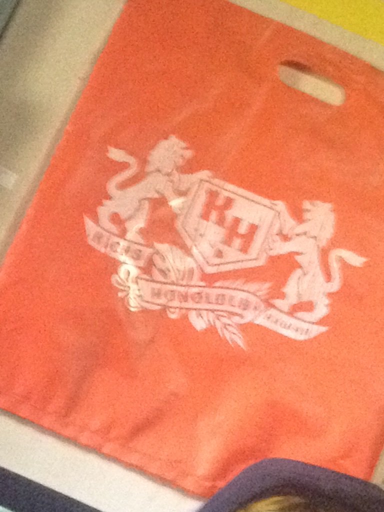 ForeignHI's tweet photo. @KICKSHI how old is this bag? Been on it . Salute from maui! https://t.co/kJ0HMUUsch