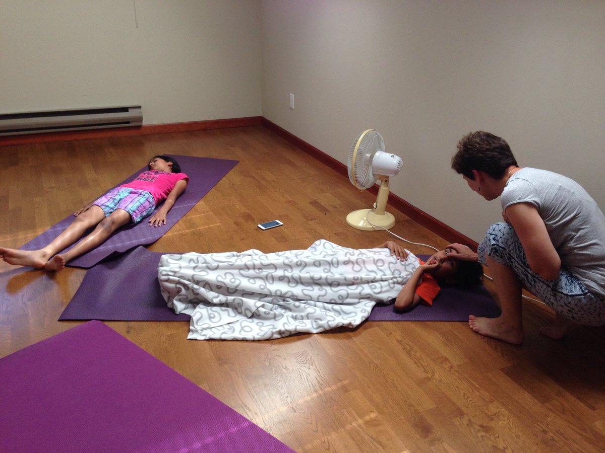 2/2 Always a great fun calming session with <a href="/JuliaOTYOGI/">Julia Ward</a> 💞 Favs - animal/partner poses &amp; listening to ocean waves 🎼