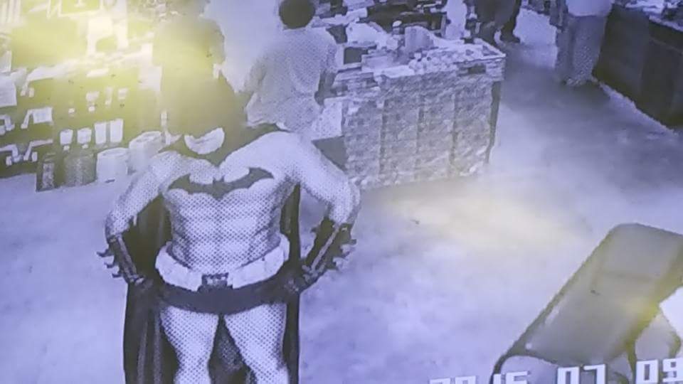 theNewBatman1's tweet photo. One of my favorite pictures so far. https://t.co/pk0eUVMzJU