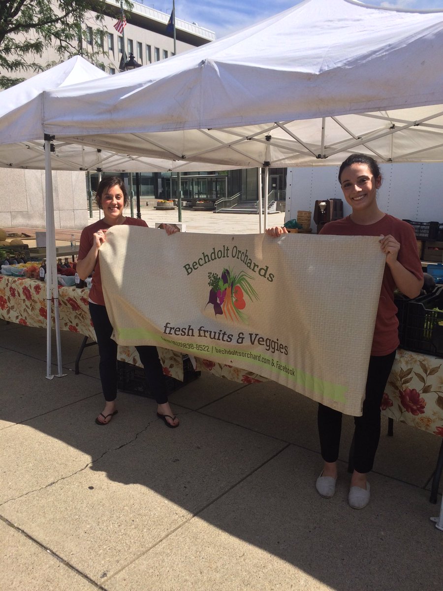 Keh4590's tweet photo. Farmers market! @apmurphy4072 @BethlehemHealth #bechdoltorchards https://t.co/D2mo4xmcrc