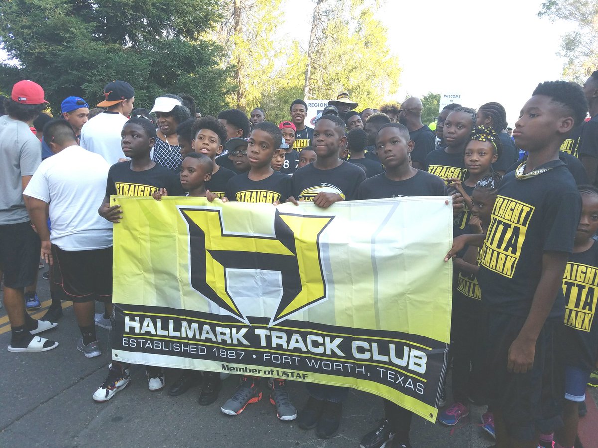 txfootballmom33's tweet photo. Lining up for opening ceremonies at the Junior Olympics #hallmarktrack #JOTF https://t.co/SX3a1MKqgm