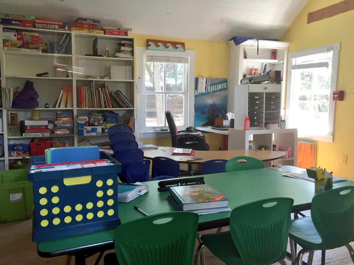 MrCoachK15's tweet photo. Inspiring what can happen when a community rallies behind its school, no matter how big...or small. #teachinginNC https://t.co/zeah6f45rQ