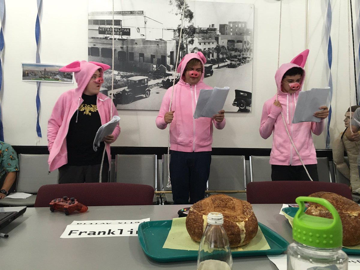 DevinBunje's tweet image. Table Read for the season 2 finale.  #committothebit @MurrayRundus @FelixAvitia