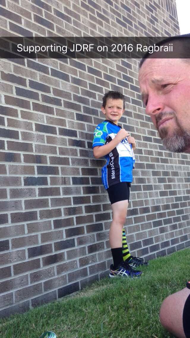 #jdrfgreateriowa#huntersheroes#rideforacure  Hunter out there on #RAGBRAI spreading the word