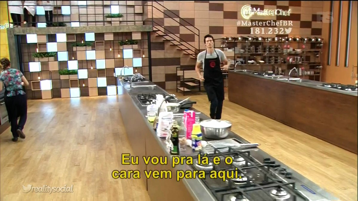 stiflerzin's tweet photo. quando a pessoa não é bem vinda na roda dos seus amigos #MasterChefBR https://t.co/XtoTUfMQWJ