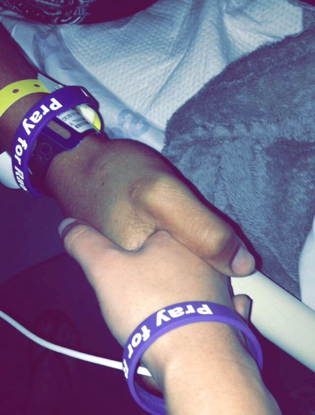 CourtneyBrook23's tweet photo. $4 to support & help raise money for Ra. dm me if you're interested! #MiracleBoy #PrayForRa 💜 https://t.co/TYtRaKjxtq