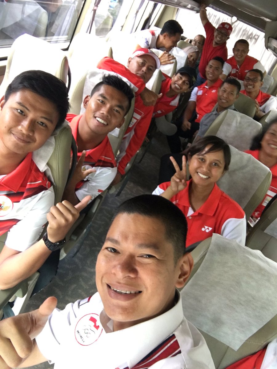 rajasaptaokto's tweet photo. Mohon Doanya Tim Indonesia utk Olimpiade Rio 2016 hari ini berangkat ke Brazil.. Bismillah https://t.co/D2bqQ2I83g