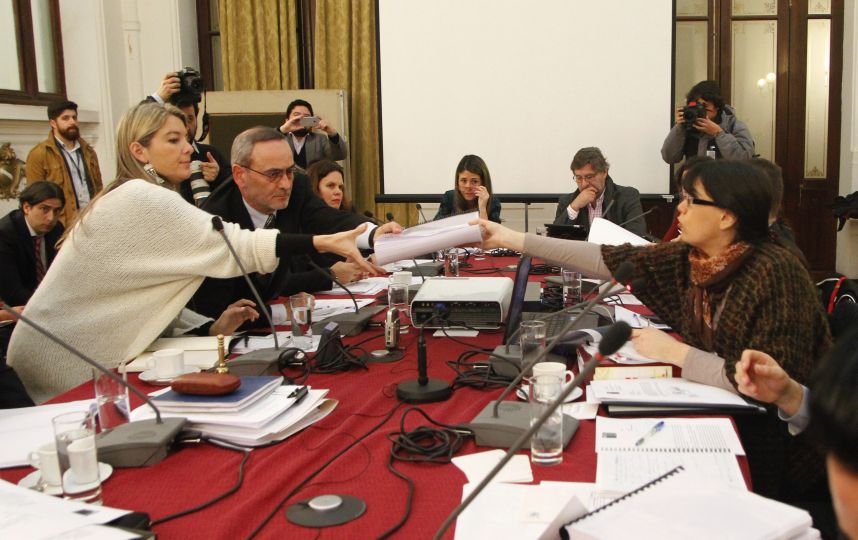 Sename desestimó críticas de diputado Saffirio y defendió informe
bit.ly/2avFUMK