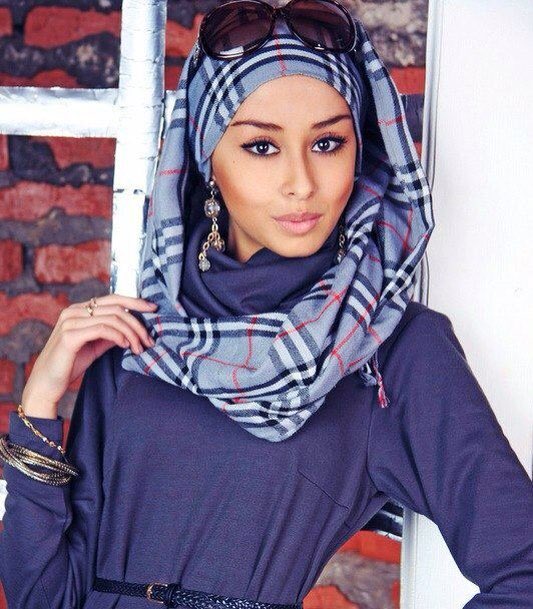 フィフィ 巻き方いろいろヒジャーブ イスラムの女性が頭に巻く布