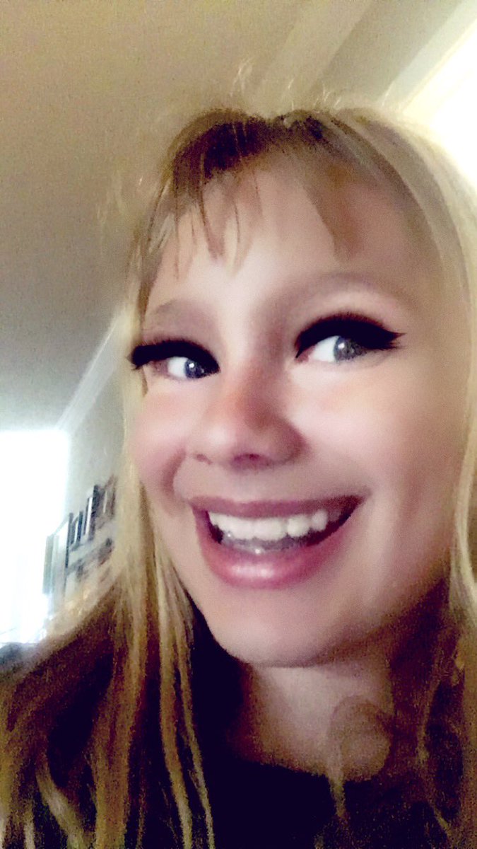 plexus1510's tweet image. Love posing on SNAP CHAT. 😎🤗😍❤️🤓😀😜😘🎊🏵#AMTC #makingGoodBOLDER