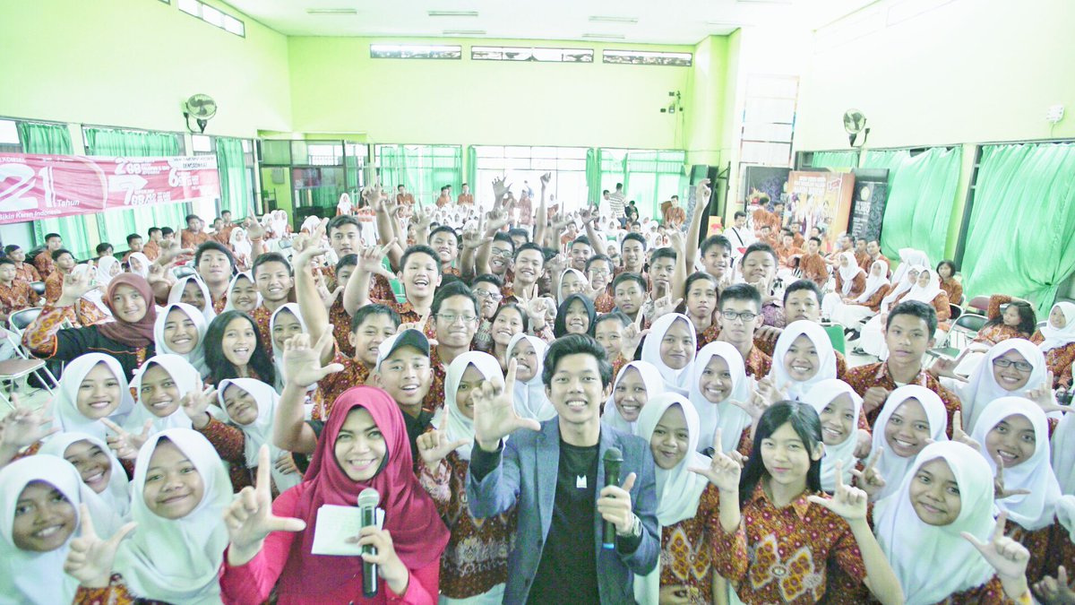 Moektito's tweet image. Hari ini SMKN 5 Malang! #LoopKePo #LOOP_ID