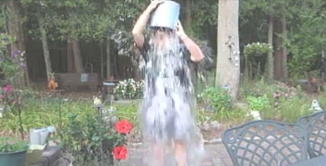 WESH's tweet image. Ice Bucket Challenge leads to ALS breakthrough bit.ly/2aanMIS