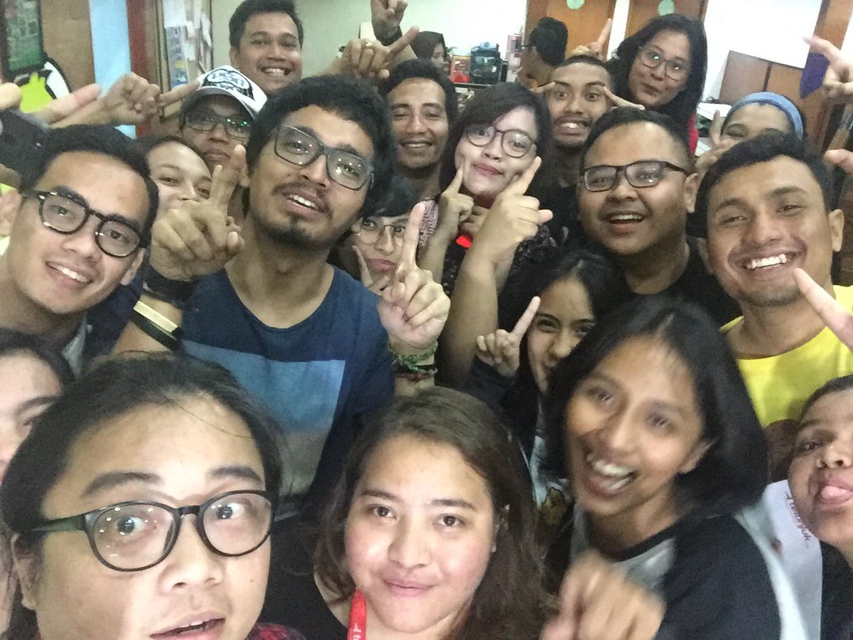 Telunjukdotcom's tweet photo. Thank you @101Jakfm @987Genfm ! #TGTO #makingbetterdecisions #telunjukcommunity https://t.co/98aXM82YFi