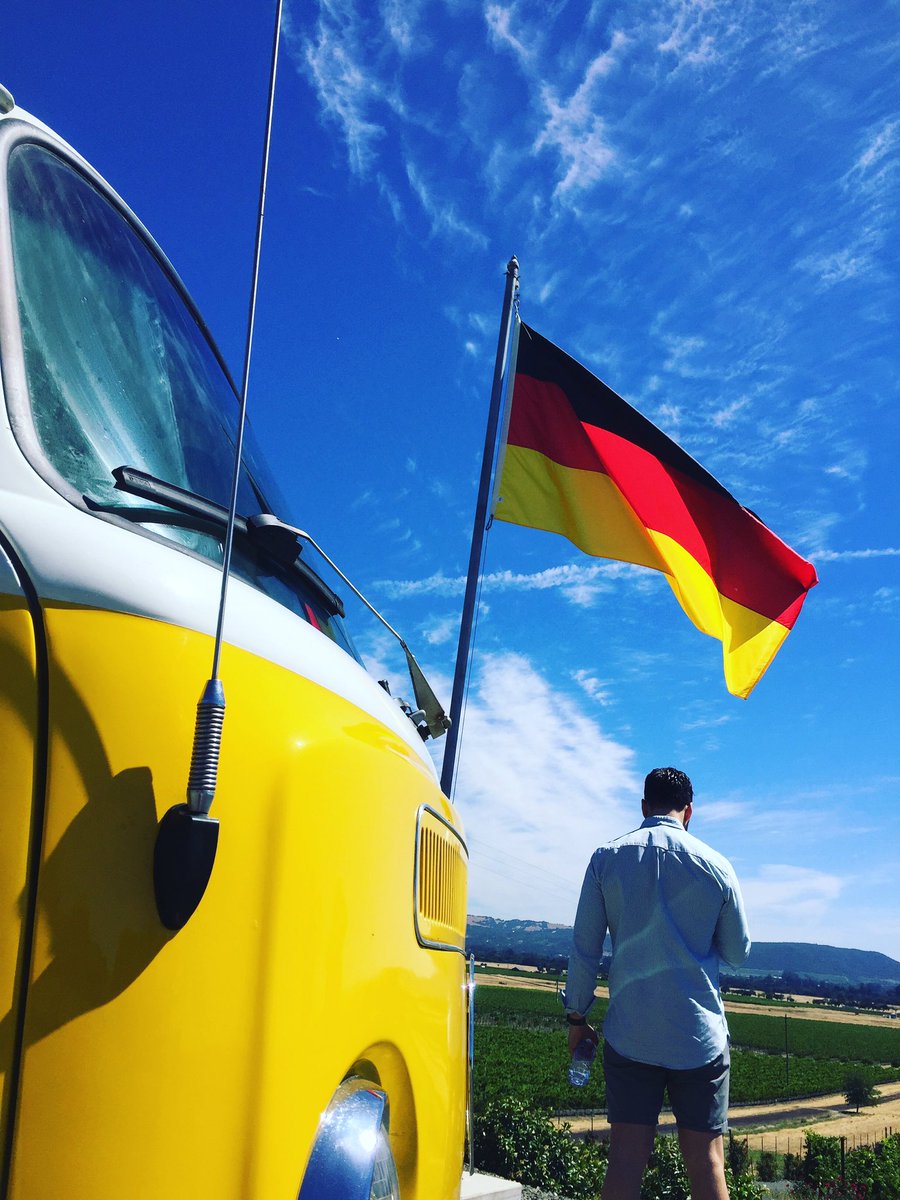 Vantigosf's tweet photo. Having a little fun posing Jerry @schugwinery to see what a second antenna would look like.
#vantigo #vanlife #vw https://t.co/FT4C536gdx