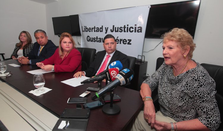 NoticieroPanama's tweet photo. 'Supuesto testigo de escuchas telefónicas nunca ha existido' https://t.co/Ggsq6PJ62f #Panama https://t.co/cm4WaXj4Kw