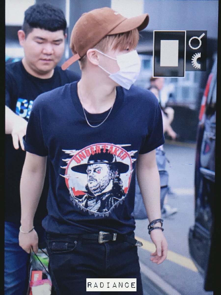 Radiance_JH's tweet photo. 160727 ICN입국[PREVIEW]
수고했어🙇 집에가서 푹 숴어🙇
#진환 #iKON https://t.co/ZP4OzgSgbt