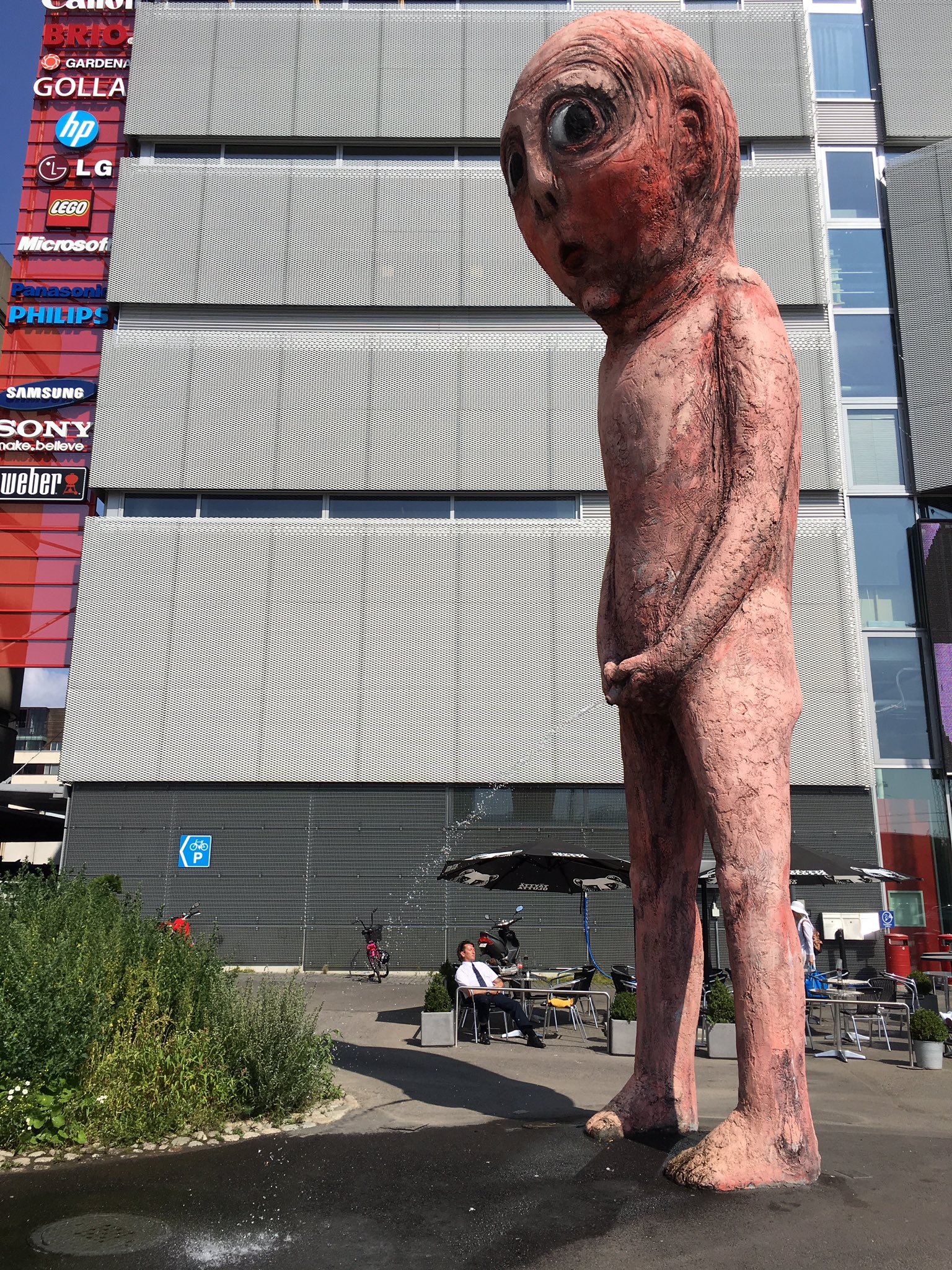完全にトラウマwフィンランド版小便小僧が怖すぎると話題に 話題の画像プラス 完全にトラウマwフィンランド版小便小僧が怖すぎると話題に 話題の画像プラス